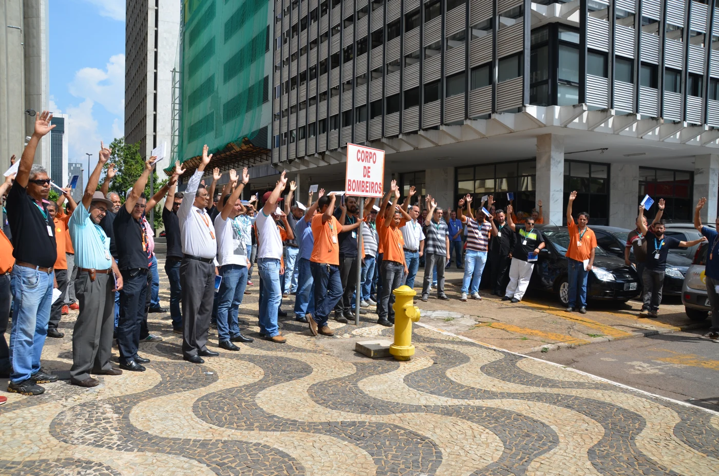 Mobilização de trabalhadores registrada no acervo do SINTTEL-DF
